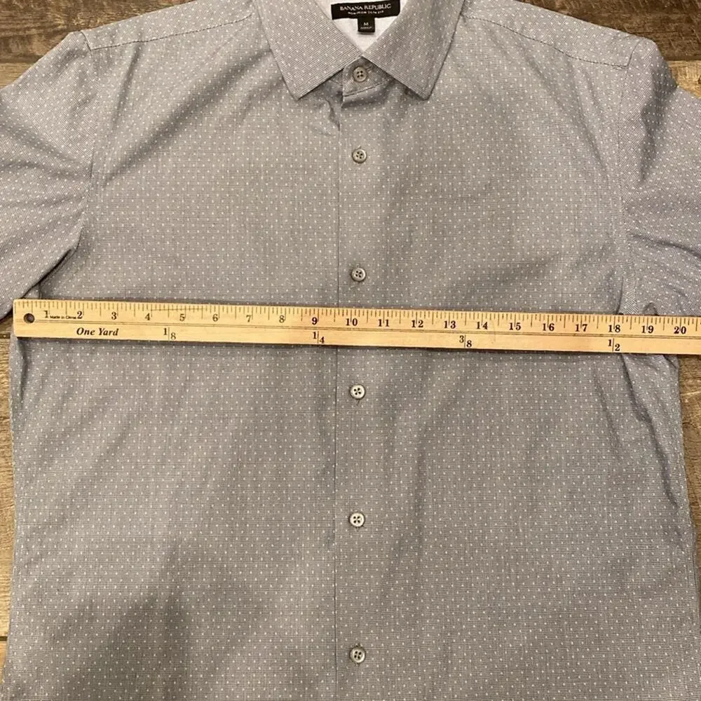 Banana Republic Non-Iron Slim Fit Button Down Long Sleeve Dress Shirt Size M